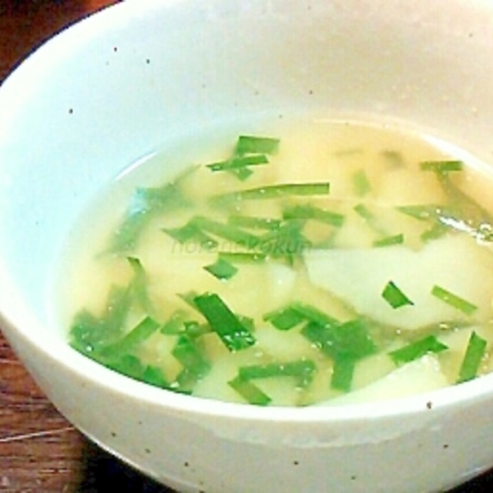 ニラとジャガイモの中華スープ